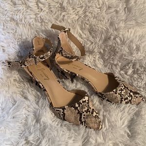 Snake patterned heels 9.5
